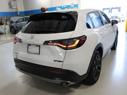 Used 2025 Honda HR-V Sport image 23
