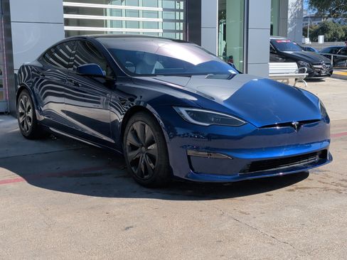 Used 2022 Tesla Model S image 2
