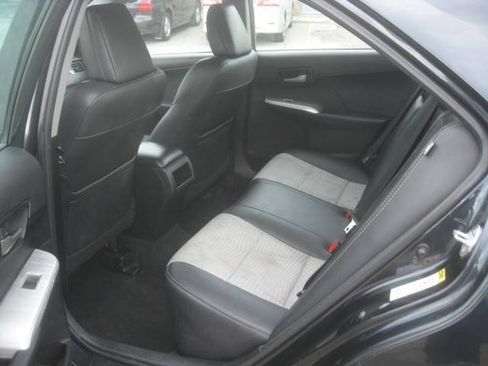 Used 2012 Toyota Camry SE FWD image 12