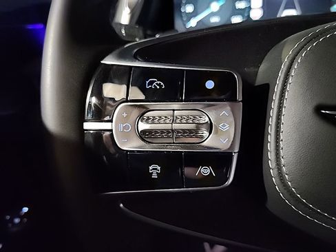 Used 2025 Genesis G90 3.5T image 9