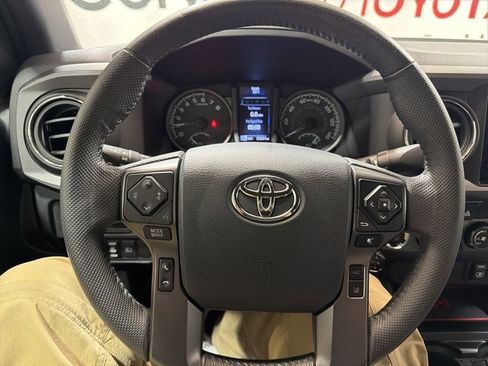 Used 2019 Toyota Tacoma TRD Off-Road image 28