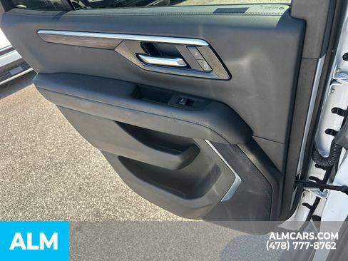 Used 2025 Chevrolet Tahoe LT AWD/4WD image 26