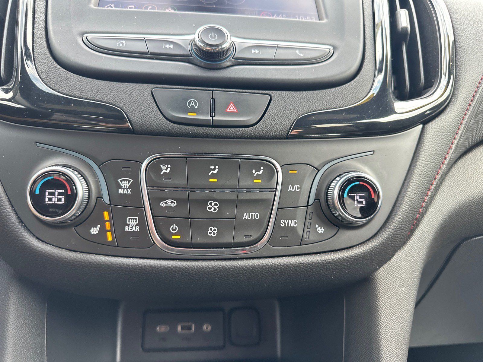 Used 2023 Chevrolet Equinox RS FWD image 23