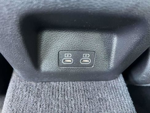 Used 2025 Genesis G70 2.5T AWD/4WD image 11