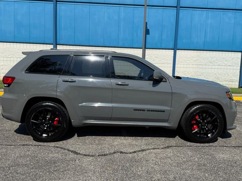 Used 2019 Jeep Grand Cherokee SRT w/ Trailer Tow Group IV image 4
