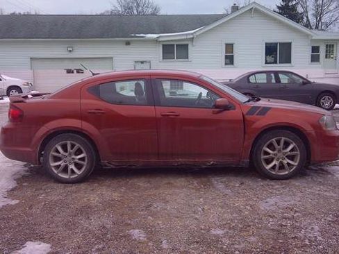 Used 2012 Dodge Avenger R/T image 3