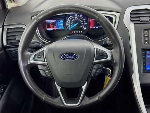 Used 2016 Ford Fusion SE FWD image 32