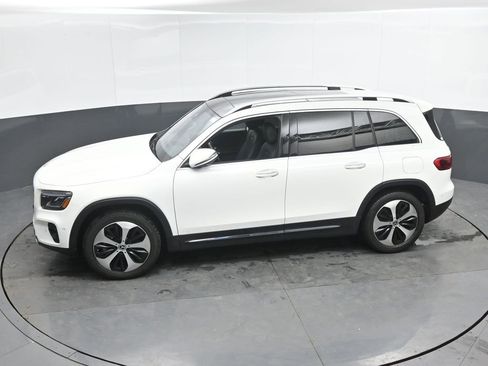 Used 2025 Mercedes-Benz GLB 250 4MATIC image 39