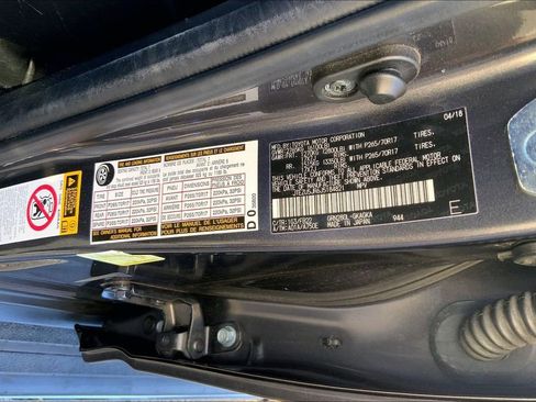 Used 2018 Toyota 4Runner SR5 image 14