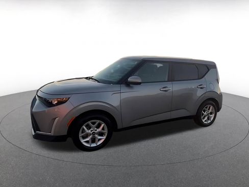 Used 2025 Kia Soul LX w/ LX Technology Package image 8