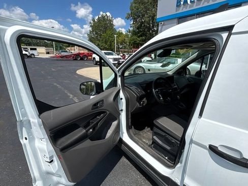 Used 2023 Ford Transit Connect XL FWD image 17