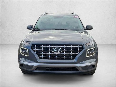 Certified 2025 Hyundai Venue Limited image 2