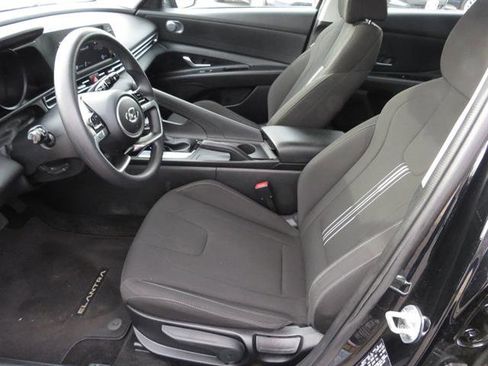 Used 2023 Hyundai Elantra SEL image 16