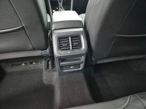 Used 2023 Volkswagen Taos SE w/ Panoramic Sunroof Package FWD image 19