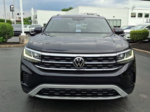 Certified 2022 Volkswagen Atlas Cross Sport SE AWD/4WD image 2