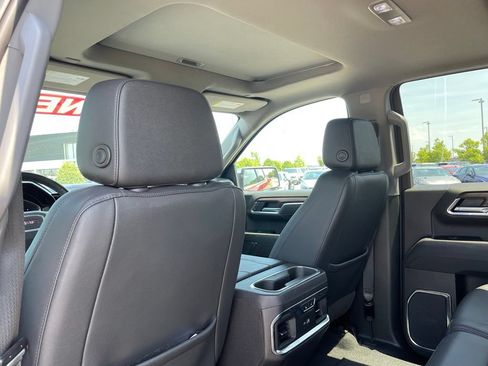 Used 2024 GMC Sierra 1500 SLT w/ SLT Premium Plus Package AWD/4WD image 27
