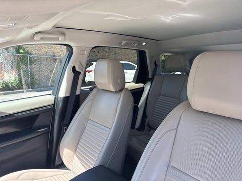 Used 2021 Land Rover Discovery Sport SE AWD/4WD image 34