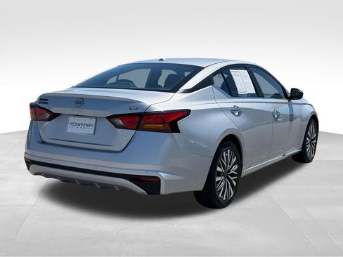 Used 2024 Nissan Altima 2.5 SV FWD image 28