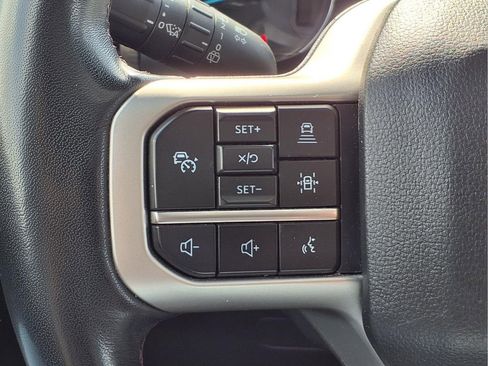 Used 2023 Ford Expedition Limited image 12