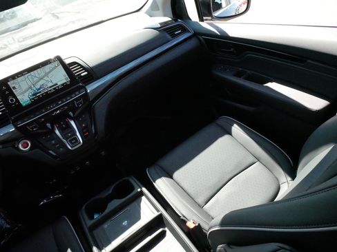 Certified 2026 Honda Odyssey Elite image 11