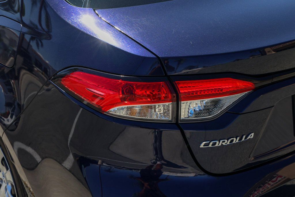 Used 2025 Toyota Corolla LE FWD image 8