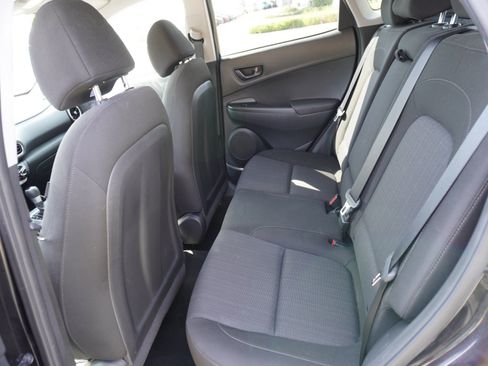 Used 2022 Hyundai Kona SEL FWD image 12