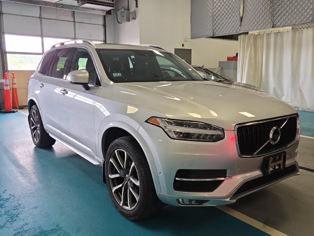 Used 2018 Volvo XC90 T5 Momentum w/ Convenience Package AWD/4WD image 1