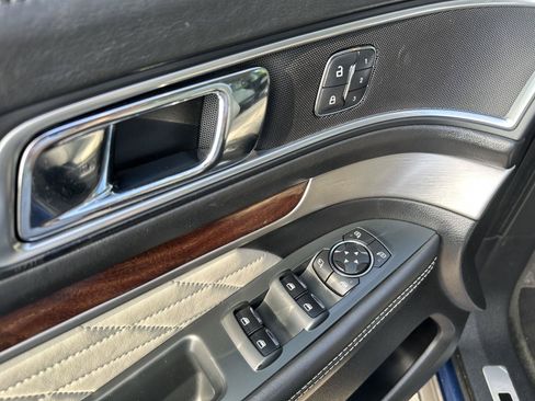 Used 2016 Ford Explorer Platinum AWD/4WD image 13