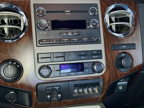 Used 2012 Ford F350 Lariat w/ Lariat Interior Pkg image 11