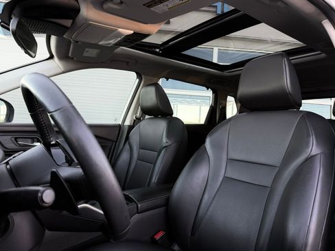 Used 2022 Nissan Rogue SV w/ SV Premium Package image 21