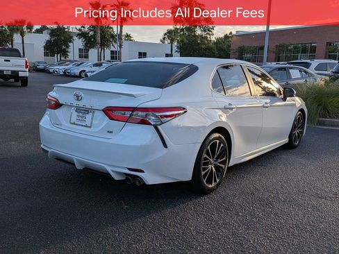 Certified 2018 Toyota Camry SE FWD image 5