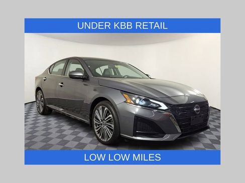 Used 2023 Nissan Altima 2.5 SL AWD/4WD image 1
