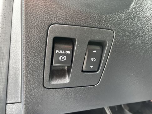 Used 2020 Ford F150 Lariat w/ Equipment Group 502A Luxury AWD/4WD image 12