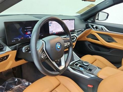 Used 2023 BMW i4 eDrive40 w/ Premium Package image 18
