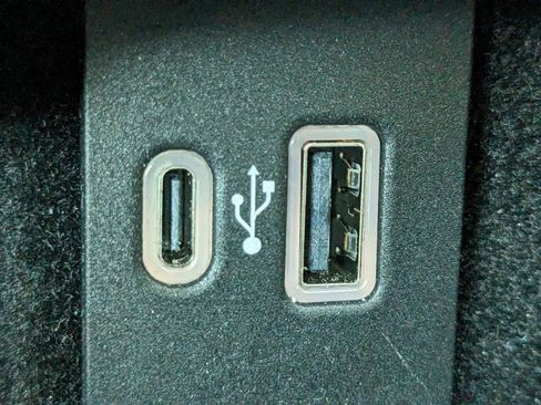 Certified 2023 Lincoln Nautilus Reserve w/ Equipment Group 201A image 23