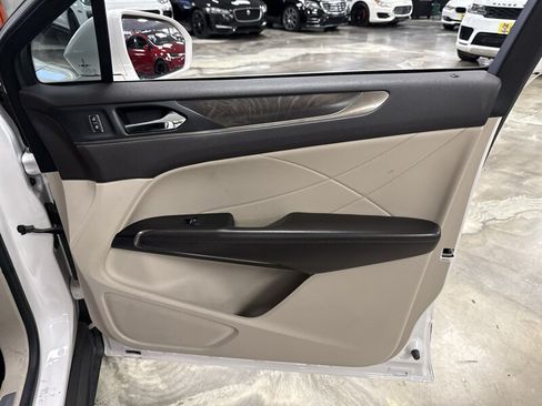 Used 2018 Lincoln MKC Reserve FWD image 19
