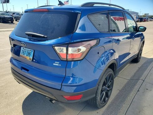 Used 2018 Ford Escape SE w/ SE Sport Appearance Package AWD/4WD image 4
