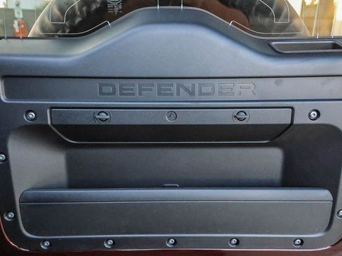 New 2026 Land Rover Defender 130 X-Dynamic SE image 26