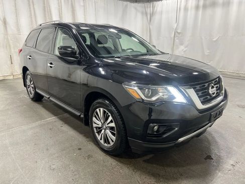 Used 2018 Nissan Pathfinder SV image 5