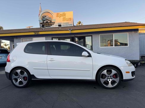 Used 2009 Volkswagen GTI 2-Door image 4