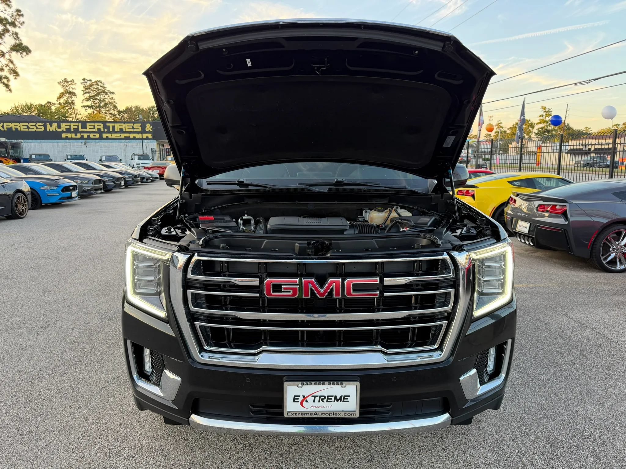 Used 2023 GMC Yukon XL SLT AWD/4WD image 46