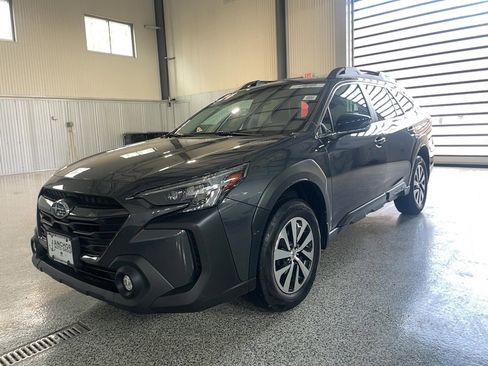 Used 2024 Subaru Outback Premium image 3