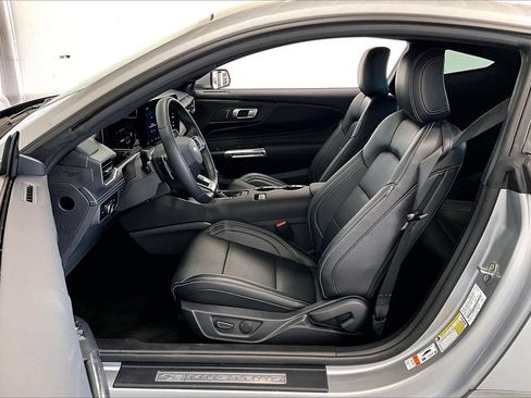 Used 2025 Ford Mustang GT Premium RWD image 18