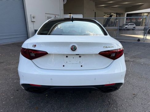Used 2022 Alfa Romeo Giulia Veloce RWD image 5