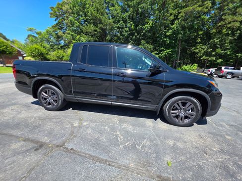 Used 2018 Honda Ridgeline Sport image 4