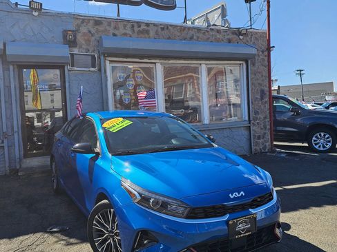 Used 2023 Kia Forte GT-Line image 2