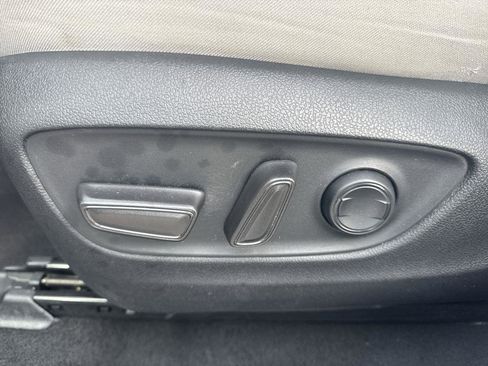 Used 2021 Toyota RAV4 XLE image 12