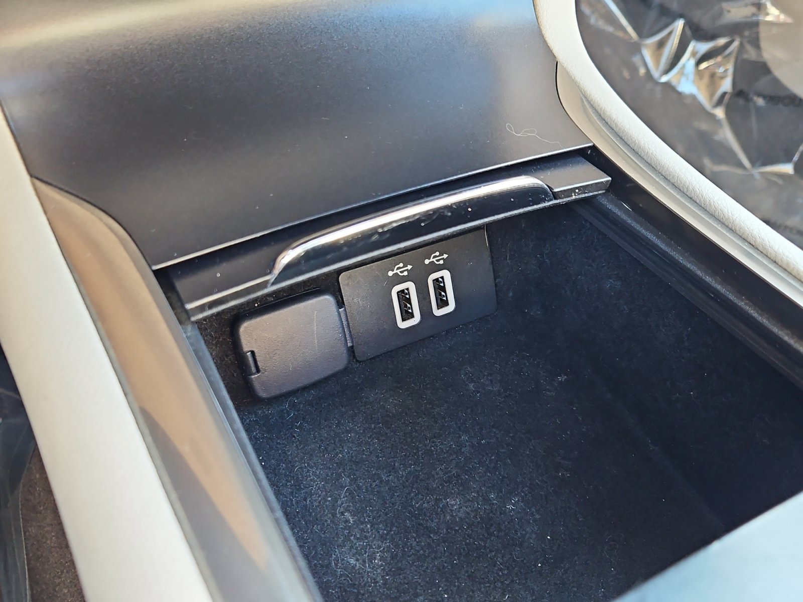 Used 2017 Lincoln MKC Reserve FWD image 25