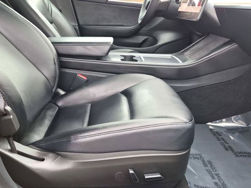 Used 2023 Tesla Model 3 Standard Range RWD image 9