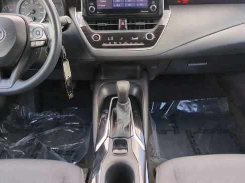 Used 2021 Toyota Corolla LE FWD image 18